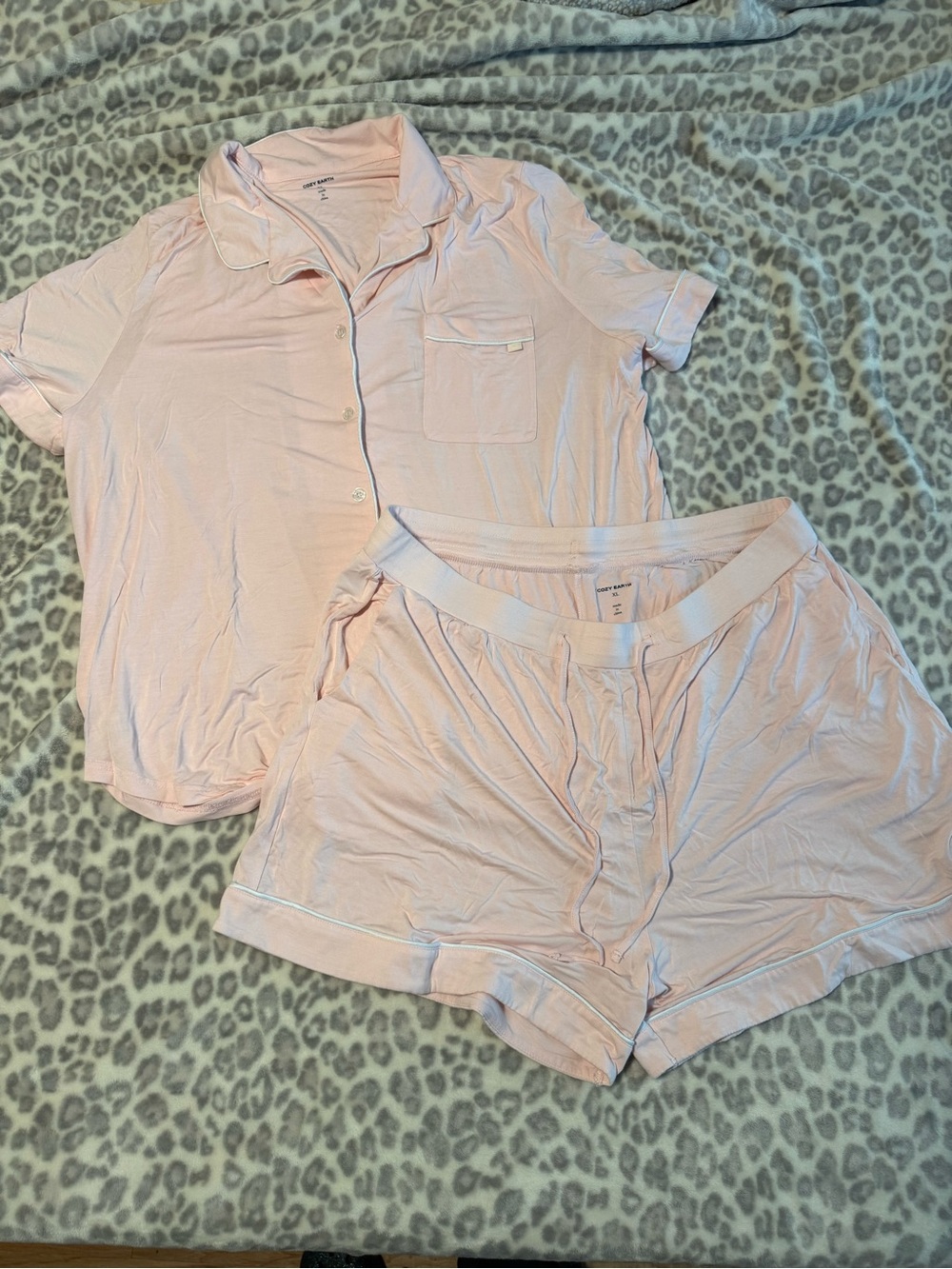 Women's Soft Short Sleeve Pajama Set in Light Pink
